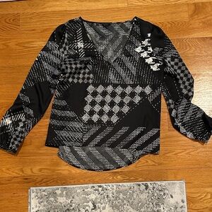 Guess Black and White Patterned Blouse